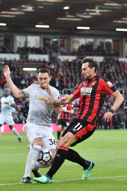 他凭借出色 他凭借出色