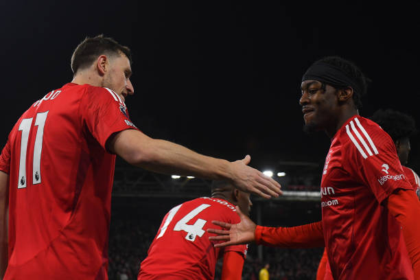 鹕队展现出 鹕队展现出