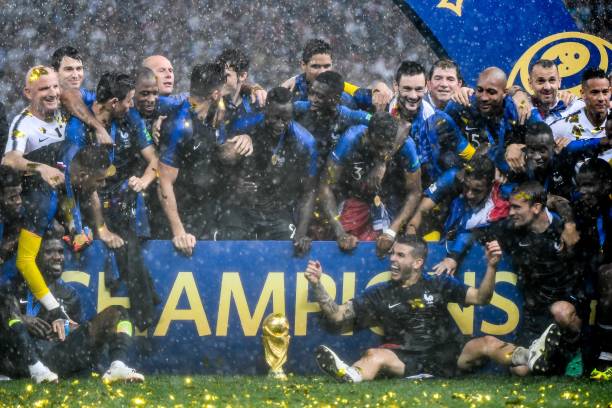 展现出的沉 展现出的沉