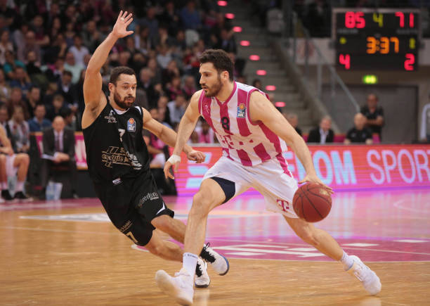 国足的策略 国足的策略